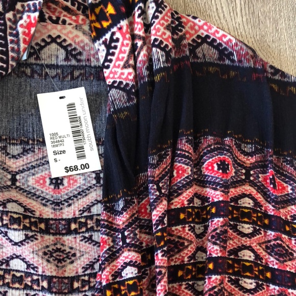 Patterned Low Draping Top - Abbeline - Picture 3 of 4